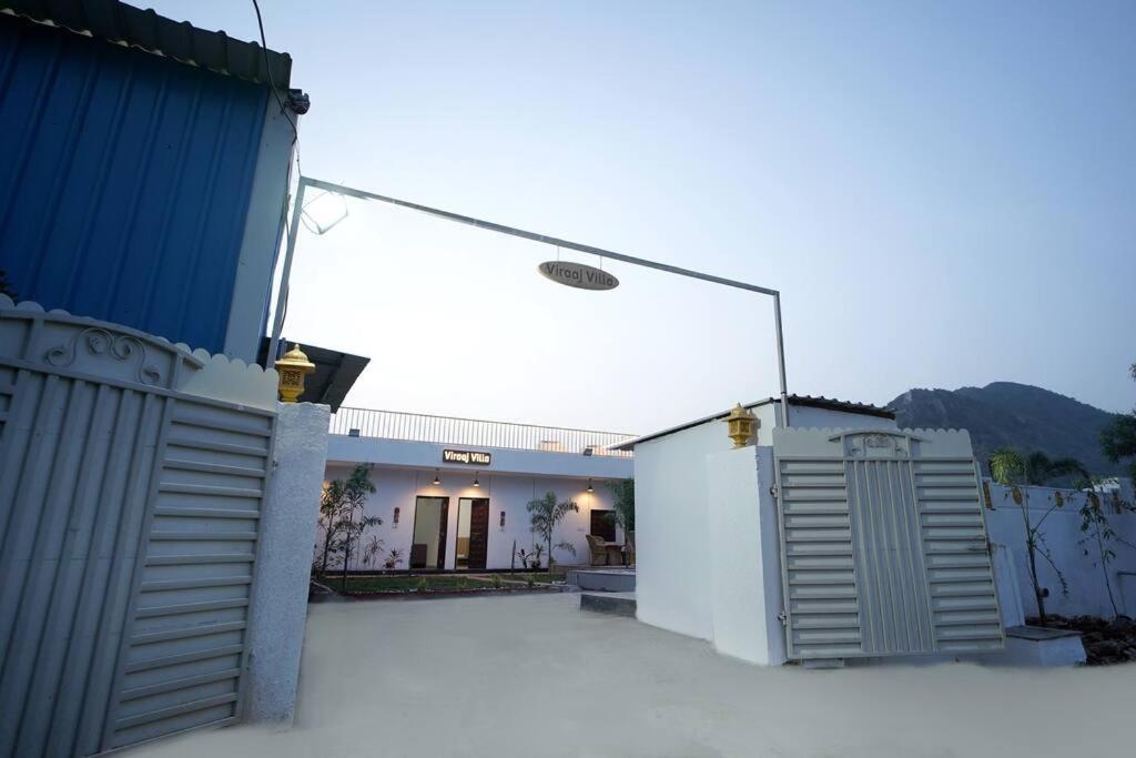 Viraaj Villa Udaipur Eksteriør billede